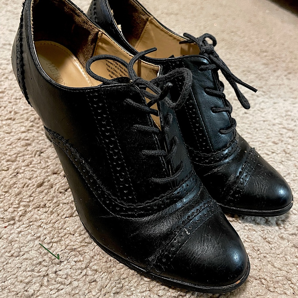 black oxford heels!